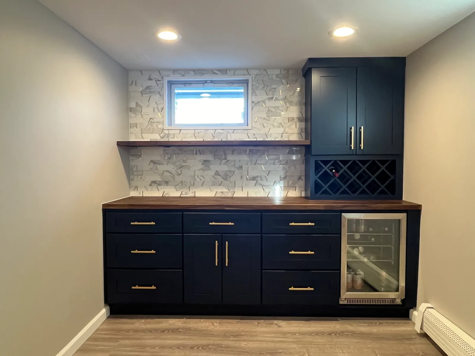 Gabinetes de cocina Blue shaker: una cocina que surtimos en Wow Cabinets