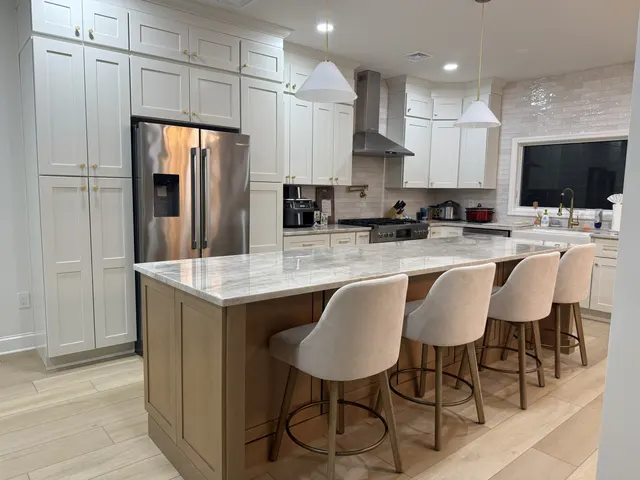 Galaxy Timber with Mercury White — a kitchen supplied by Wow Cabinets