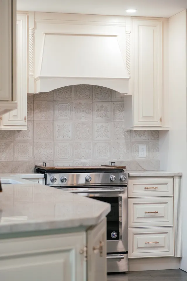 Legendary Ivory — a kitchen supplied by Wow Cabinets